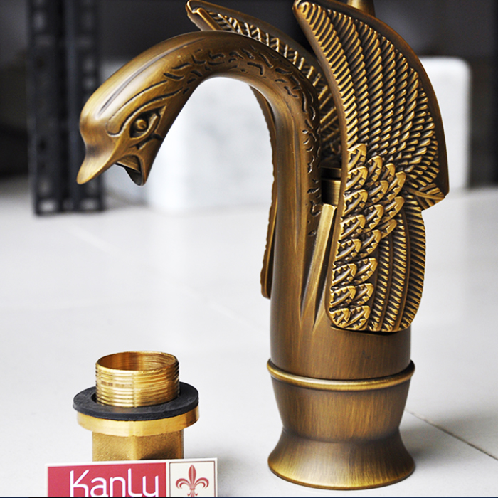 Vòi Lavabo nóng lạnh giả cổ đồng thau Kanly GC-V09