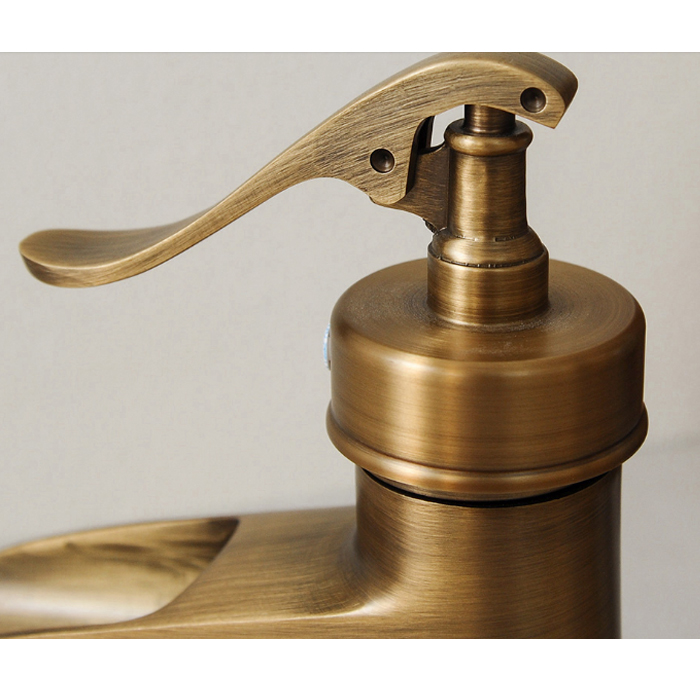 Vòi Lavabo nóng lạnh giả cổ đồng thau Kanly GC-V04